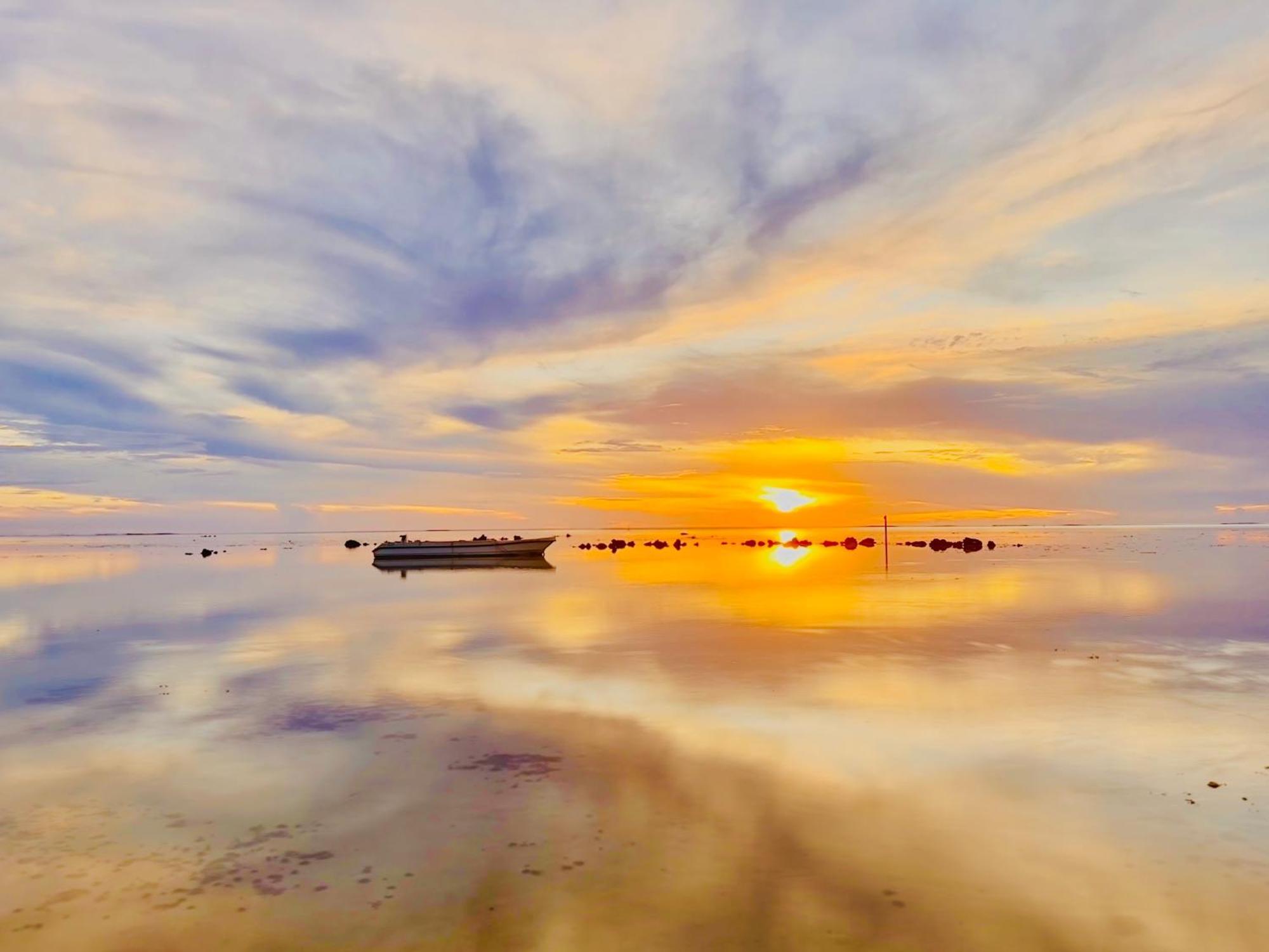 Niu Beach Hotel โมโอเรอา ภายนอก รูปภาพ