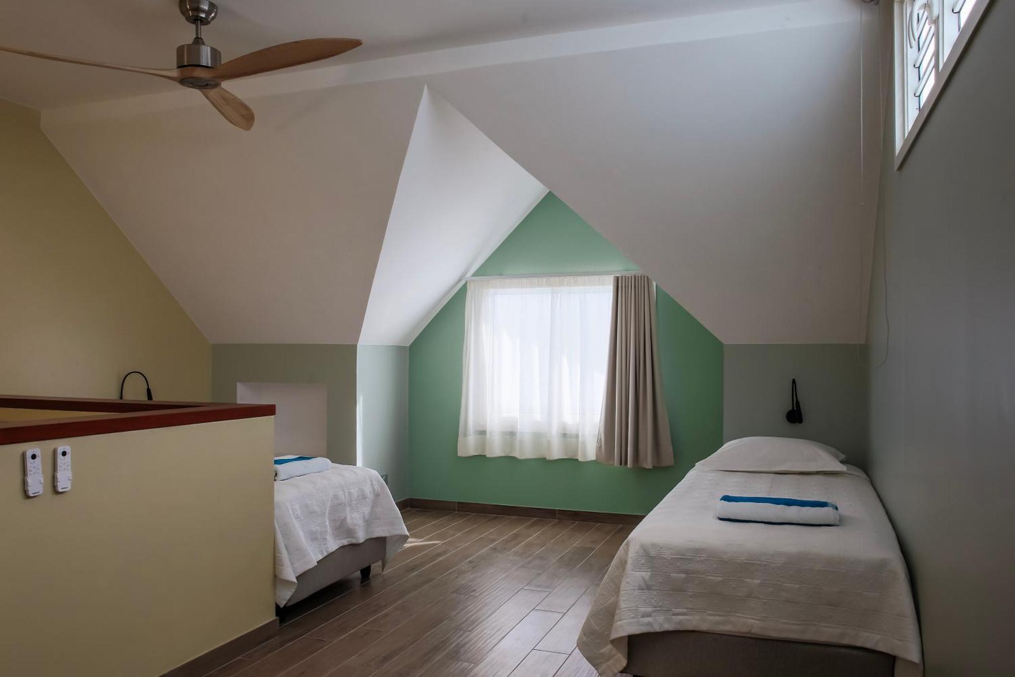 Niu Beach Hotel โมโอเรอา ภายนอก รูปภาพ